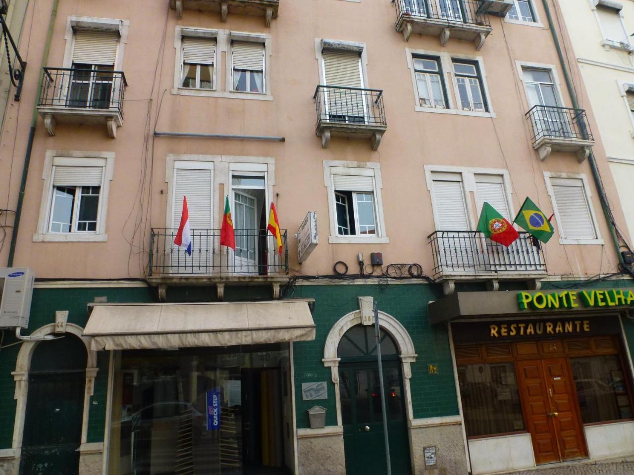 Hospedaria D. Damelio Lissabon Buitenkant foto